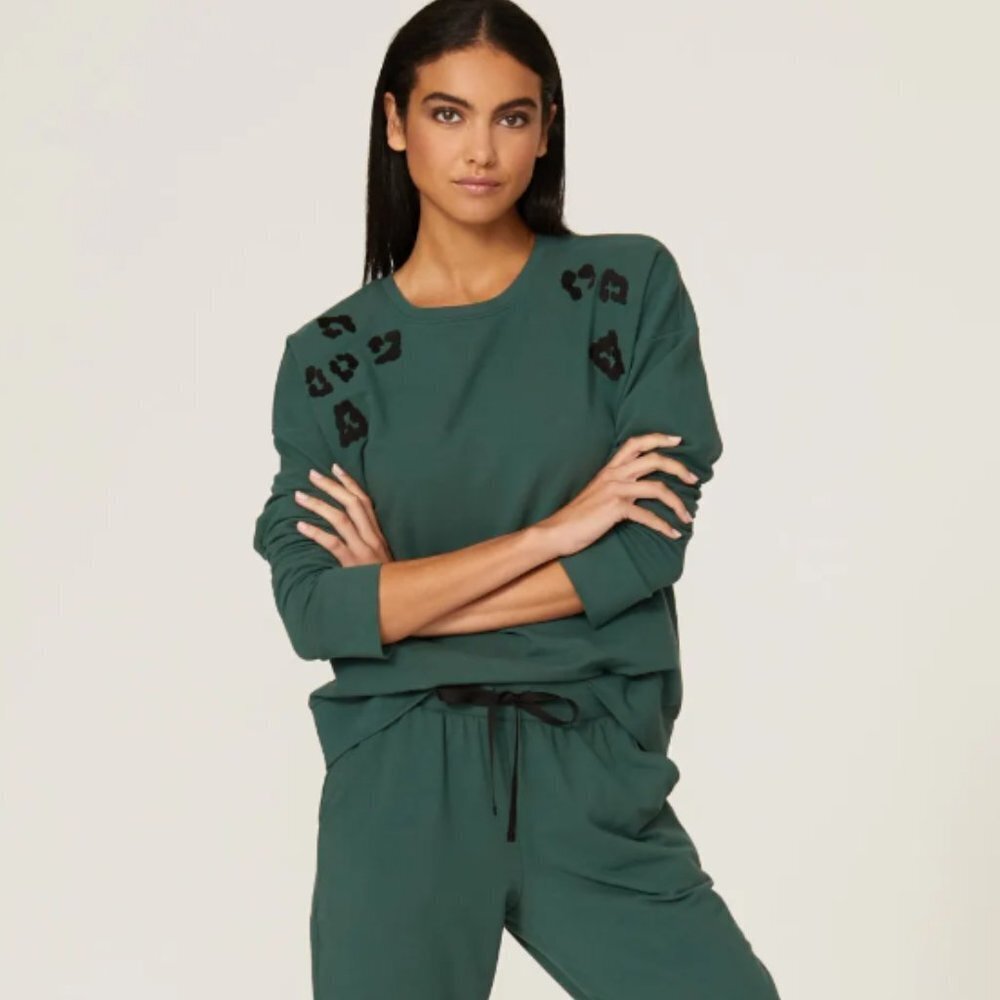 BedHead Pajamas Emerald Leopard Sweatshirt size small